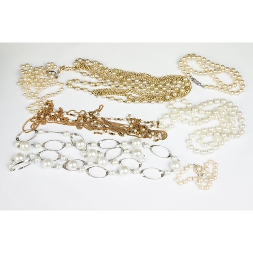 357 - Collection of Pearl Jewellery including Silver clasped