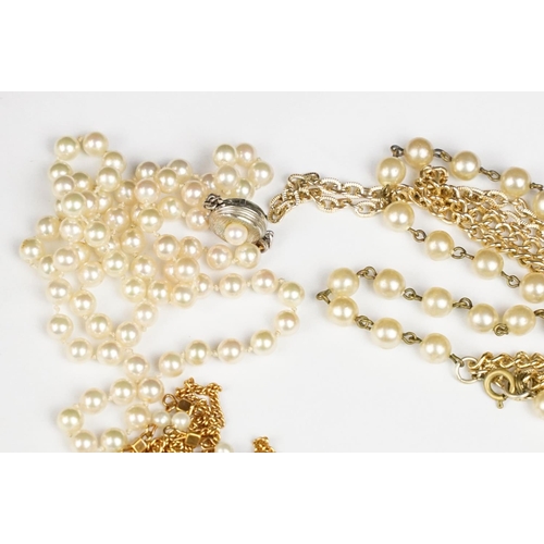 357 - Collection of Pearl Jewellery including Silver clasped