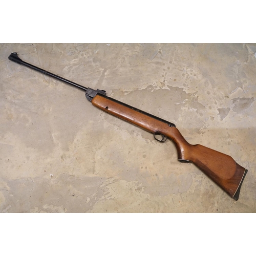 340 - A Webley & Scott Vulcan air rifle, .22 calibre.