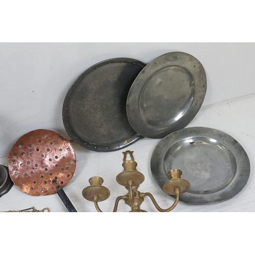 409 - Mixed metalware to include a pair of brass three-branch wall sconces, Arts & Crafts style pewter tra... 