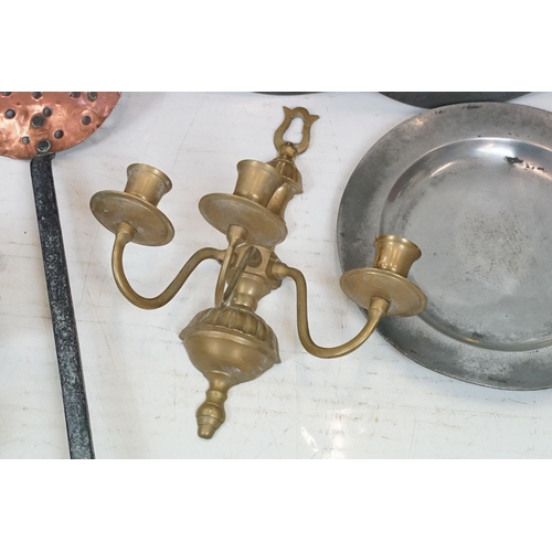 409 - Mixed metalware to include a pair of brass three-branch wall sconces, Arts & Crafts style pewter tra... 