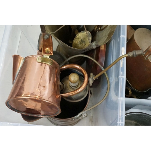 412 - Collection of mixed metalware, 19th century onwards, to include copper kettles, cooking pots / pans,... 