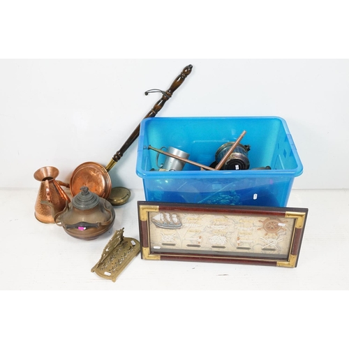 413 - Mixed metalware to include a copper teapot, brass letter rack, hunting horn, oil can, etc; plus a fr... 