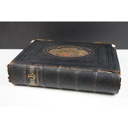 517 - An antique late 19th / early 20th century illustrated Holy Bible.