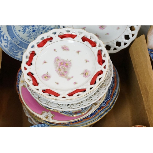 118 - Collection of mostly 19th Century ceramics to include prattware plates,  a pair of crown Derby Imari... 