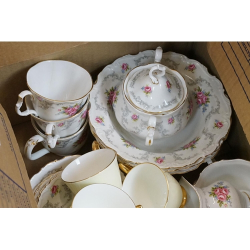 120 - Royal Albert 'Tranquillity' tea & dinner ware to include teapot, 6 teacups, mug, 2 coffee cups, 7 te... 