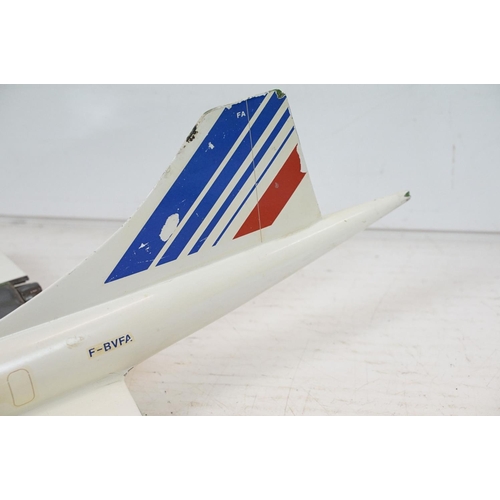 434 - England Models Air France Concorde F-BVFA fibreglass scale model (approx 120cm long), together with ... 