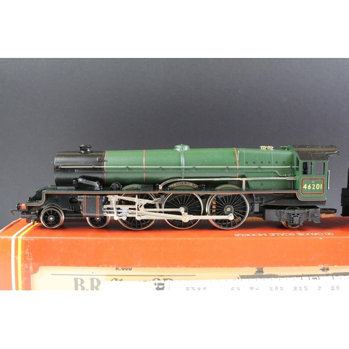 10 - Six boxed Hornby OO gauge locomotives to include R683 SR 4-4-0 Schools Class V Repton, R355 MR 4-4-0... 