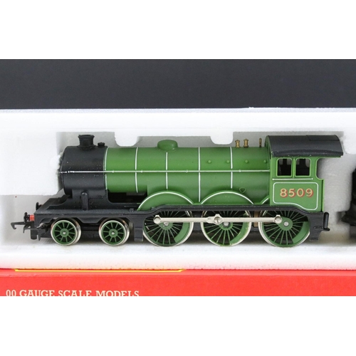 12 - Five boxed Hornby OO gauge locomotives to include R080 BR Class 29 Diesel, R866 LNER B12 locomotive,... 