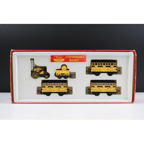 17 - Boxed Triang Hornby OO gauge R346C Stephenson's Rocket Train set