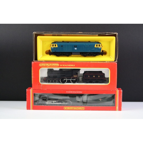 22 - Six boxed Hornby OO gauge locomotives to include R078 BR 4-6-2 Loco Flying Scotsman Class A3, R758 B... 