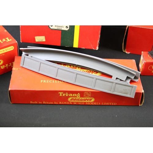 33 - Over 50 boxed Triang Hornby OO gauge trackside and track accessories to include R180 Viaduct, R004 S... 