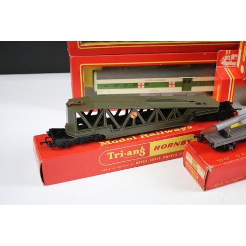 40 - Nine boxed Triang / Hornby OO gauge military items of rolling stock to include R341 Searchlight, R23... 