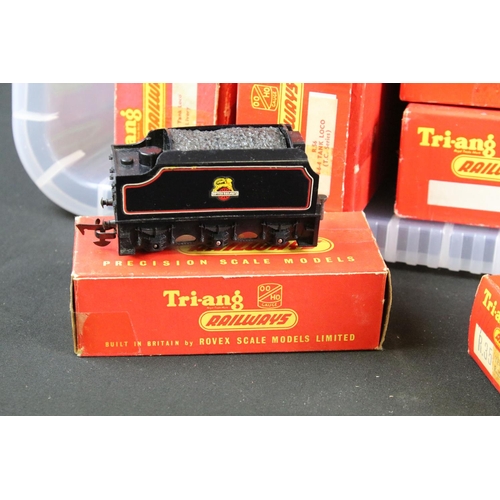 60 - 17 Boxed Triang OO gauge locomotives to include R54 4-6-2 Pacific Loco, R59 2-6-2 Tank Loco black li... 