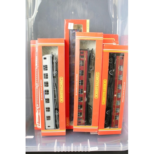 61 - 13 Boxed Hornby / Triang OO gauge items of rolling stock to include R4076A GNER Mk 4 Catering, The S... 