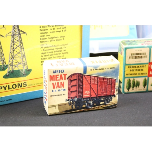 63 - Around 40 boxed OO gauge model kits and trackside accessories to include Airfix, Merit, and Model La... 