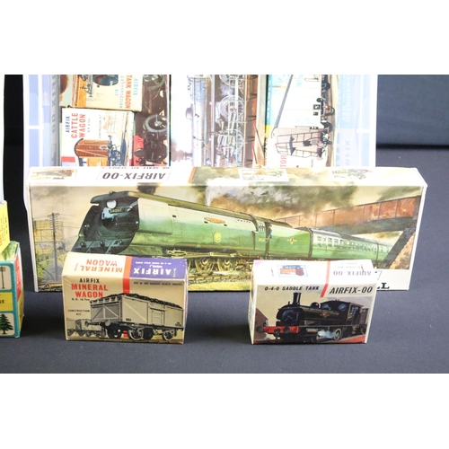 63 - Around 40 boxed OO gauge model kits and trackside accessories to include Airfix, Merit, and Model La... 