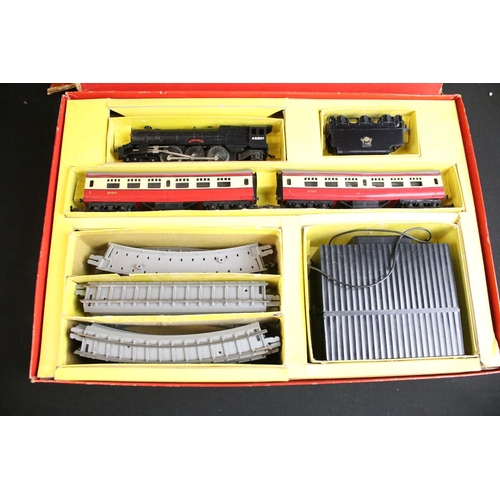 71 - Nine boxed Triang OO gauge train sets to include R1, R3X, RAX, RO etc, contents completeness varries... 