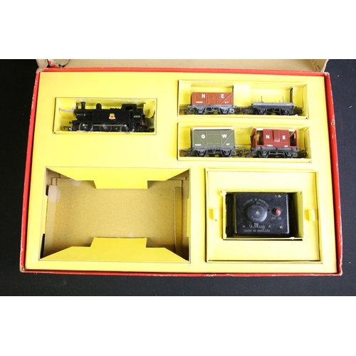 71 - Nine boxed Triang OO gauge train sets to include R1, R3X, RAX, RO etc, contents completeness varries... 