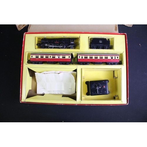 71 - Nine boxed Triang OO gauge train sets to include R1, R3X, RAX, RO etc, contents completeness varries... 