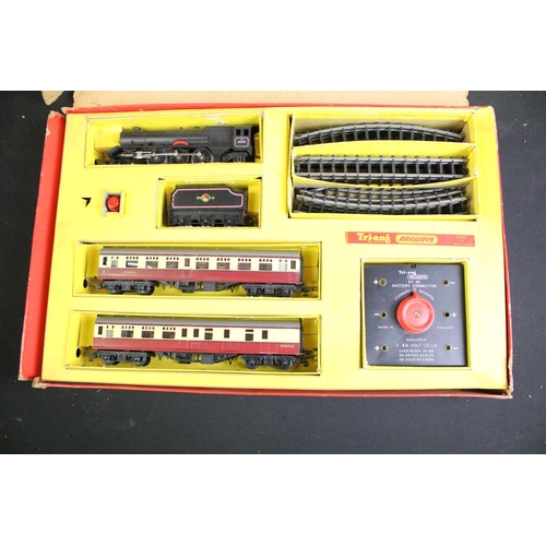 71 - Nine boxed Triang OO gauge train sets to include R1, R3X, RAX, RO etc, contents completeness varries... 