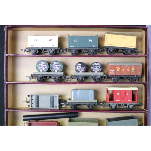 75 - 43 Triang & Hornby items of rolling stock to include 5 x Hornby examples in white boxes, plus 6 x bo... 