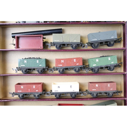 75 - 43 Triang & Hornby items of rolling stock to include 5 x Hornby examples in white boxes, plus 6 x bo... 