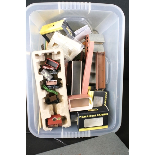 85 - Quantity of N gauge model railway to include rolling stock, track, empty boxes, scenery, trackside b... 