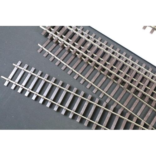 93 - Quantity of Peco O gauge track to include 20 x 1 yard lengths, 7 x 31