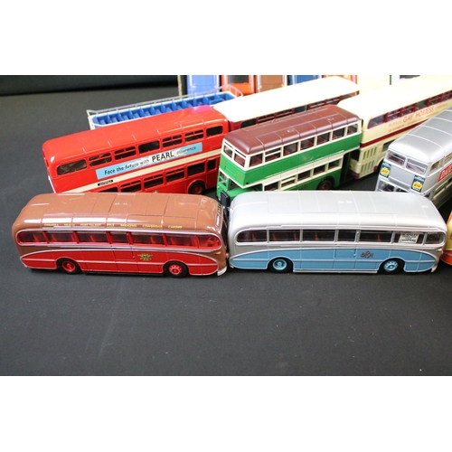 117 - Collection of 42 Corgi diecast model buses / coaches, diecast appears vg. (2)