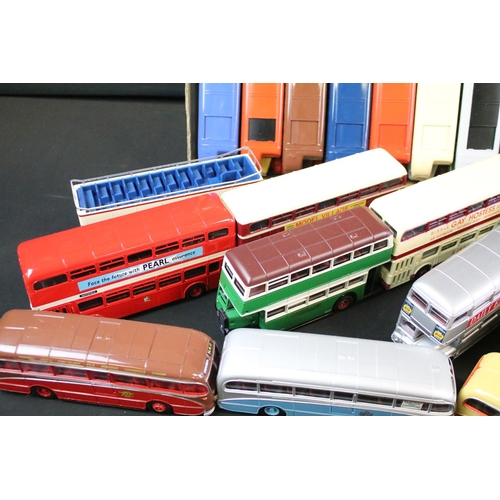 117 - Collection of 42 Corgi diecast model buses / coaches, diecast appears vg. (2)