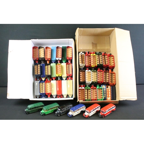 123 - Collection of 46 Corgi diecast model buses / coaches, diecast vg. (2)