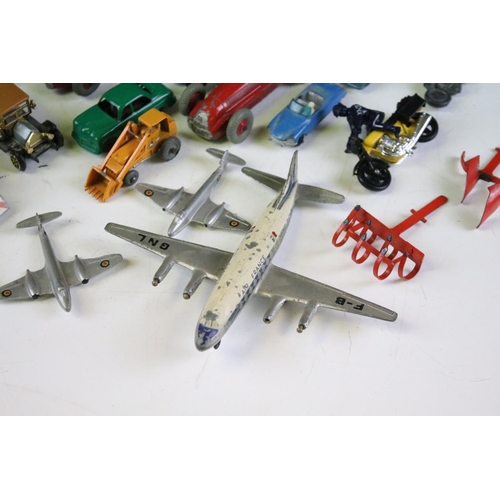 162 - Quantity of mid 20th C diecast & plastic models to include Dinky, Britains, Triang etc featuring 8 x... 