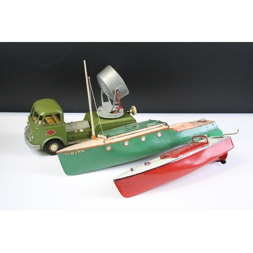 254 - Two pre-war Hornby speedboats to include Viking in green & cream and Swift in red & white plus a Gam... 