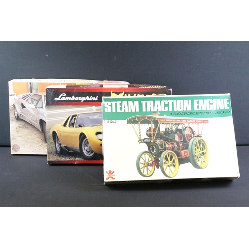 312 - Three boxed plastic model kits to include 2 x Fujimi Supercar Series 1/16 scale (10155 Lamborghini C... 