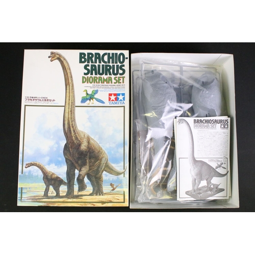 314 - Nine boxed plastic model dinosaur kits to include 4 x Tamiya (60106 Brachiosaurus Diorama Set, 60101... 