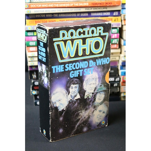 328 - Doctor Who - A collection of around 160 Doctor Who paperback books, featuring Doctor Who And The Cav... 