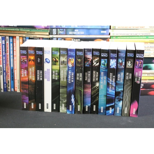 328 - Doctor Who - A collection of around 160 Doctor Who paperback books, featuring Doctor Who And The Cav... 