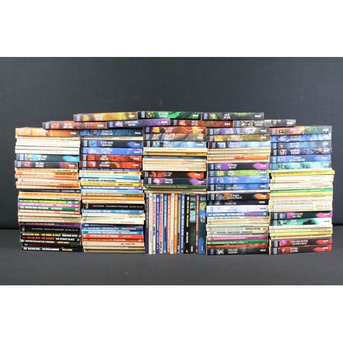 328 - Doctor Who - A collection of around 160 Doctor Who paperback books, featuring Doctor Who And The Cav... 