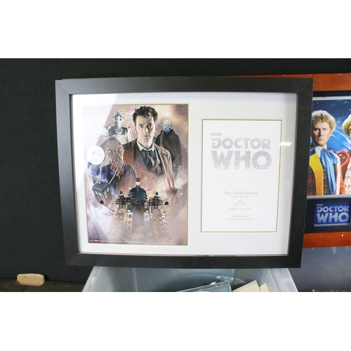 330 - Doctor Who - A collection of mixed BBC Doctor Who toys, games & collectables to include posters, ing... 