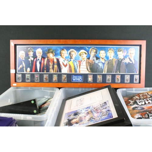 330 - Doctor Who - A collection of mixed BBC Doctor Who toys, games & collectables to include posters, ing... 