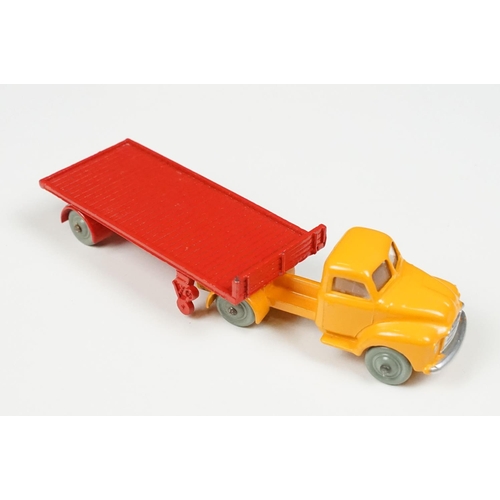 205 - Two boxed Dinky Dublo diecast models to include 064 Austin Lorry in green and 072 Bedford Articulate... 