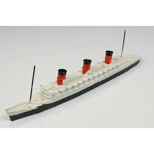 221 - Boxed Crescent Queen Mary Cunard White Star Line diecast model, ex with gd box