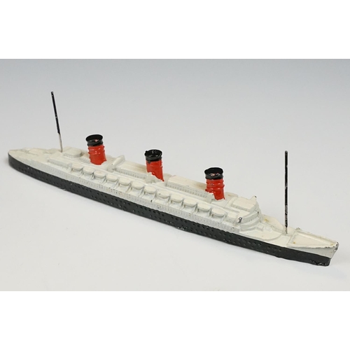 221 - Boxed Crescent Queen Mary Cunard White Star Line diecast model, ex with gd box