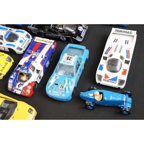 133 - Around 30 diecast model racing cars to include Corgi, Burago, Onyx etc, condition varies with some p... 