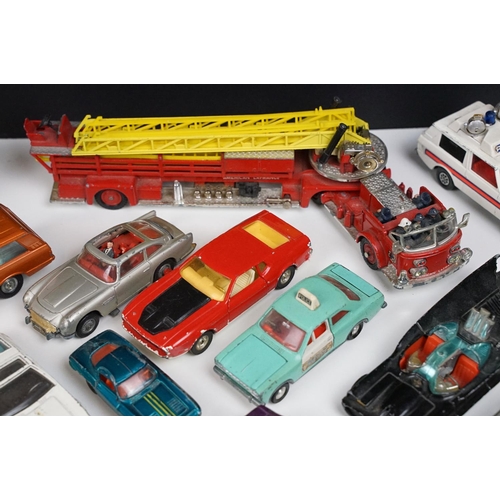 176 - 31 play worn diecast models, mostly mid 20th C, to include Dinky, Corgi, Matchbox & Triang Spot-On, ... 