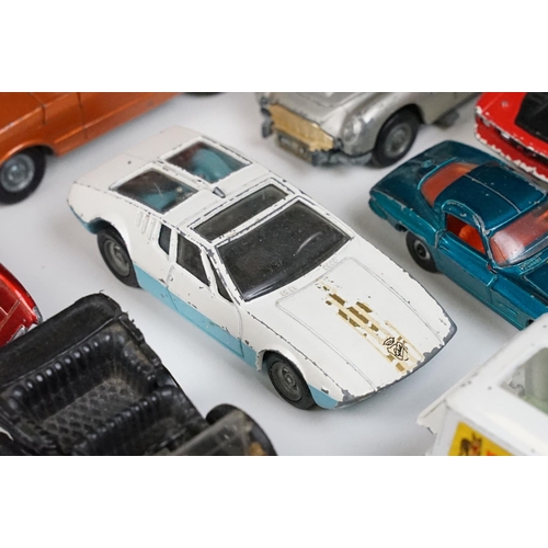 176 - 31 play worn diecast models, mostly mid 20th C, to include Dinky, Corgi, Matchbox & Triang Spot-On, ... 