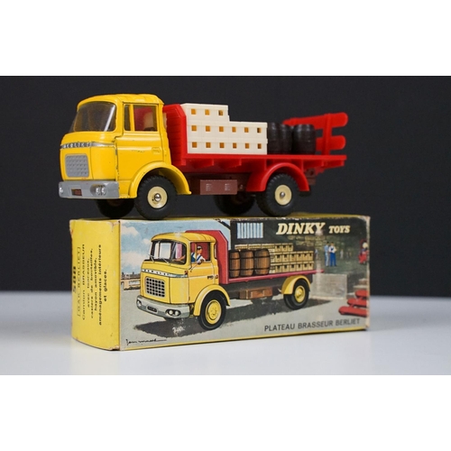 245 - Boxed French Dinky 588 Plateau Brasseur Berliet diecast model, complete with accessories, diecast gd... 