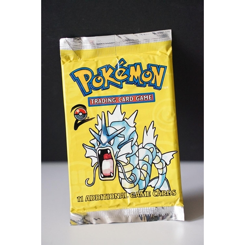 387 - Pokémon Trading Cards - Sealed Pokemon Base Set 2 Booster Pack