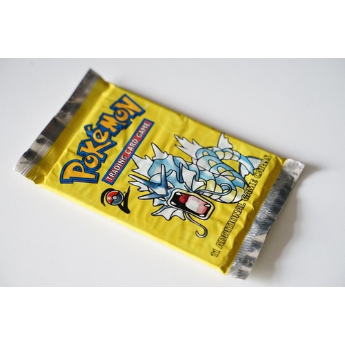 387 - Pokémon Trading Cards - Sealed Pokemon Base Set 2 Booster Pack